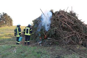 Osterfeuer 2025 300